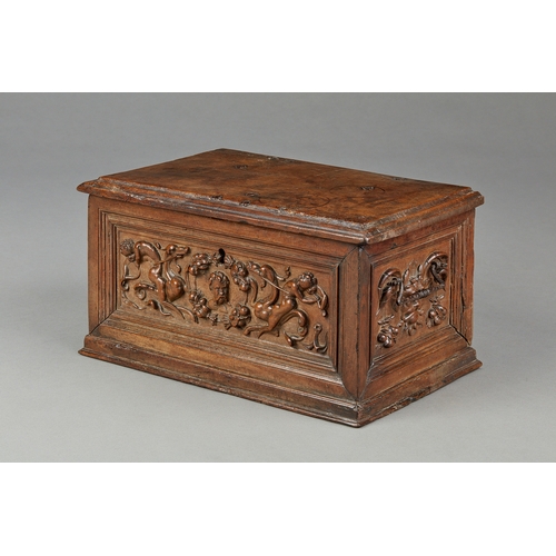 35 - A VERY HIGH-QUALITY RENAISSANCE FONTAINEBLEAU WALNUT BOX, FRENCH, LYON, CIRCA 1540-1550. The deep ... 