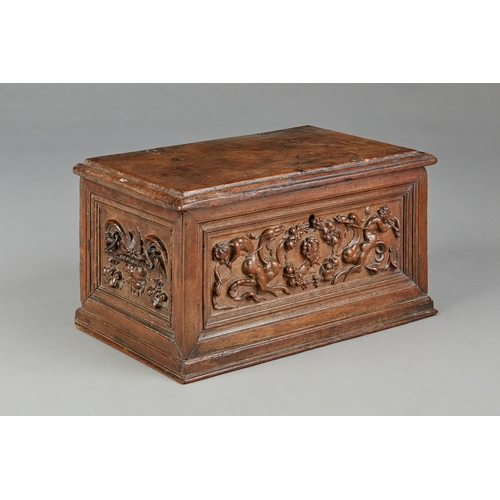 35 - A VERY HIGH-QUALITY RENAISSANCE FONTAINEBLEAU WALNUT BOX, FRENCH, LYON, CIRCA 1540-1550. The deep ... 