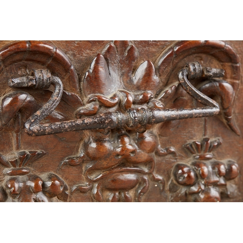 35 - A VERY HIGH-QUALITY RENAISSANCE FONTAINEBLEAU WALNUT BOX, FRENCH, LYON, CIRCA 1540-1550. The deep ... 