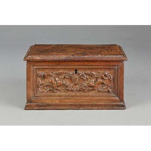 35 - A VERY HIGH-QUALITY RENAISSANCE FONTAINEBLEAU WALNUT BOX, FRENCH, LYON, CIRCA 1540-1550. The deep ... 