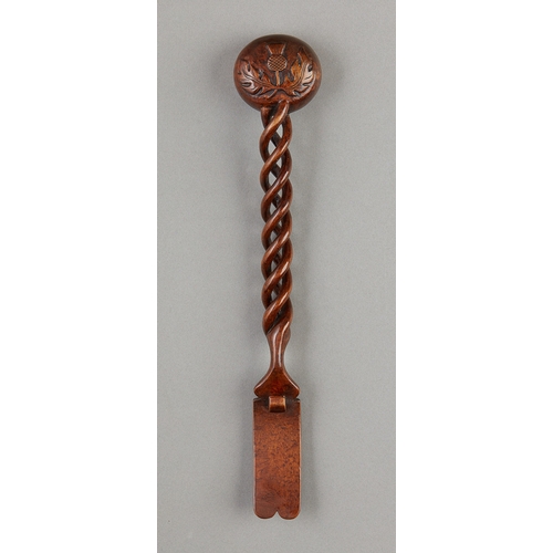 51 - A FINE QUALITY TREEN EARLY 19TH CENTURY SCOTTISH TODDY LADLE, CIRCA 1800-1820. The Beech ladle with ... 