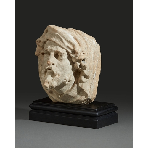 68 - A FINE QUALITY 15TH / EARLY 16TH CENTURY SANDSTONE RENAISSANCE MALE HEAD LATE, ANGLO/FLEMISH, CIRCA ... 