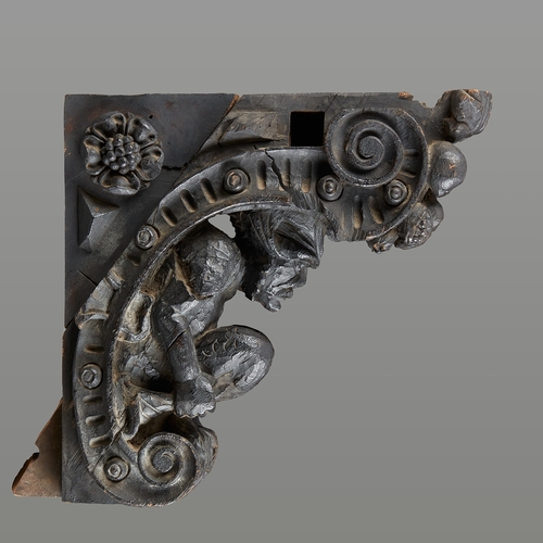 73 - A PAIR OF ELIZABETH I OAK CORBELS CARVED WITH GROTESQUE SATYRS, CIRCA 1580-1600. Originally Jetty su... 