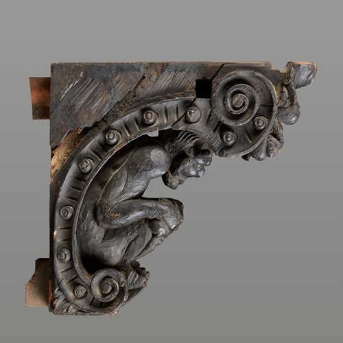 73 - A PAIR OF ELIZABETH I OAK CORBELS CARVED WITH GROTESQUE SATYRS, CIRCA 1580-1600. Originally Jetty su... 