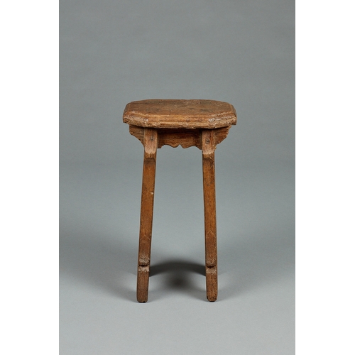 74 - A RARE, IMPORTANT AND PROVENANCED PLANTAGENET GOTHIC OAK BOARDED STOOL, ROUS LENCH COURT, CIRCA 1460... 