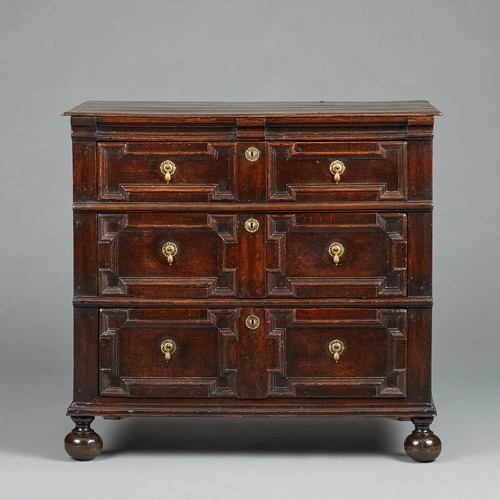 9 - A CHARLES II OAK GEOMETRIC MOULDED CHEST OF DRAWERS, CIRCA 1670-1680. The chest of drawers of smalle... 