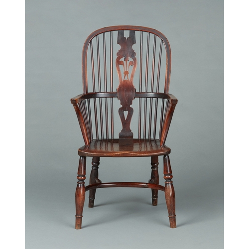 90 - A GOOD GEORGE III YEW AND ELM WINDSOR HIGH-BACK PRINCE OF WALES SPLAT ARMCHAIR, CIRCA 1790-1800. T... 