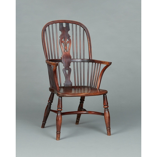 90 - A GOOD GEORGE III YEW AND ELM WINDSOR HIGH-BACK PRINCE OF WALES SPLAT ARMCHAIR, CIRCA 1790-1800. T... 