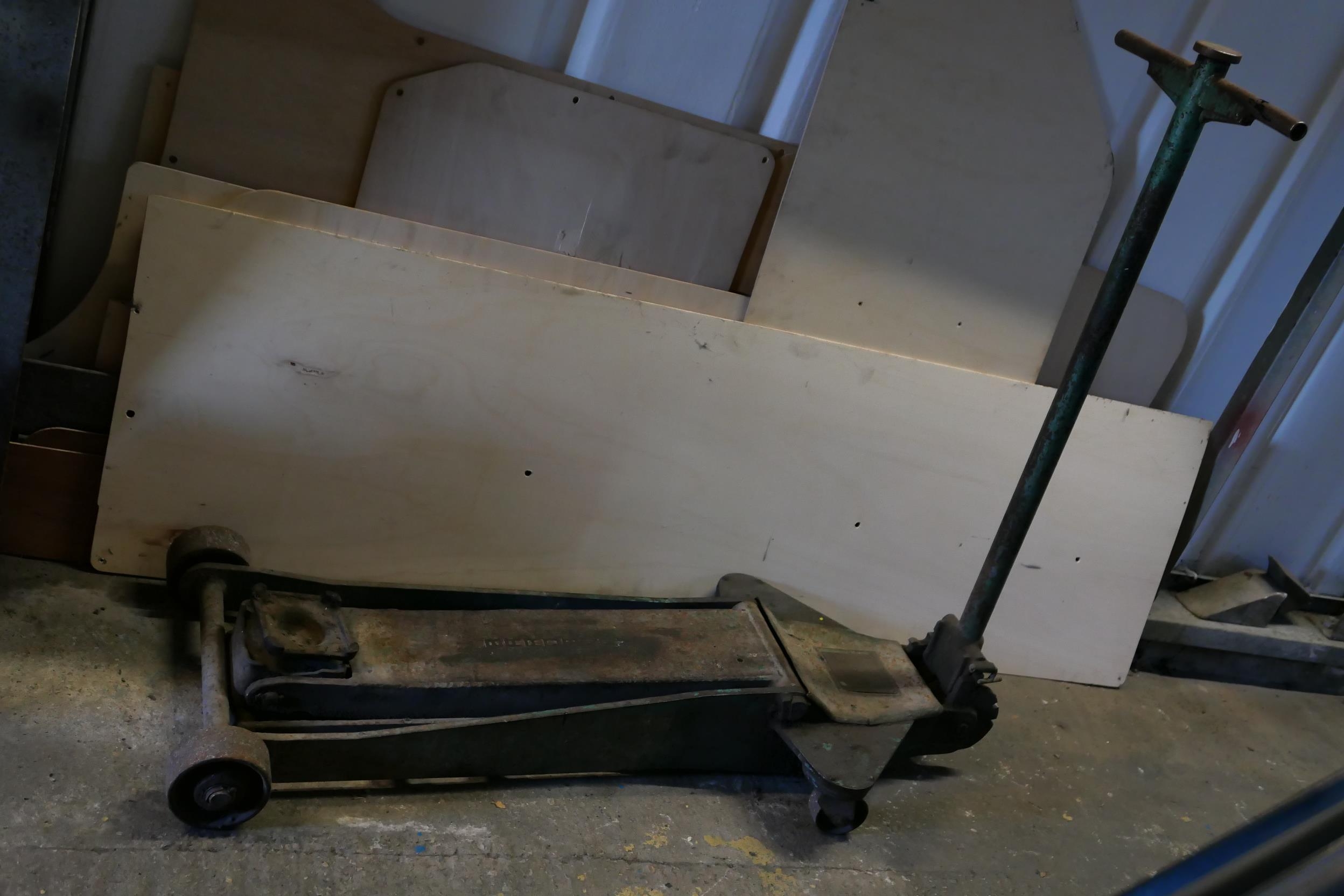 A 5600 lb Bradbury trolley jack