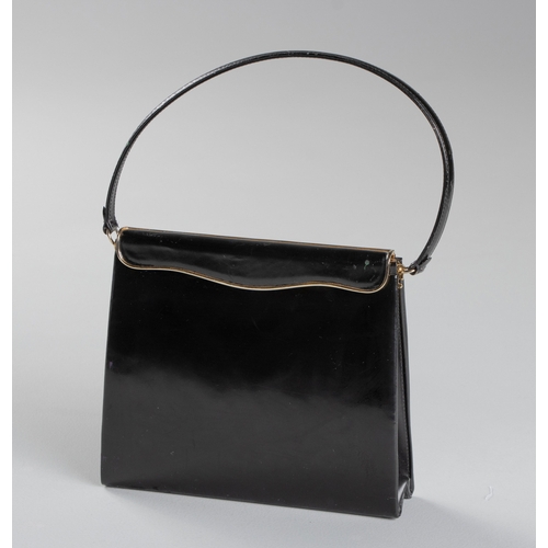 268 - A VINTAGE PATENT LEATHER CLUTCH