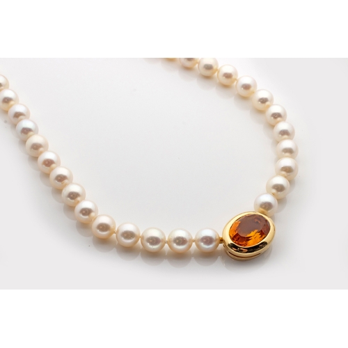 482 - A PEARL NECKLACE WITH INTERCHANGEABLE GEM-SET CENTREPIECES/CLASPS