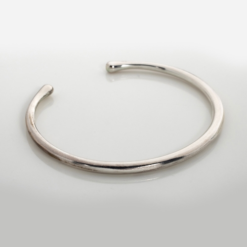 487 - A SILVER CUFF BANGLE, DESIGNED BY FLEMMING ESKILDSEN FOR GEORG JENSEN, DENMARK