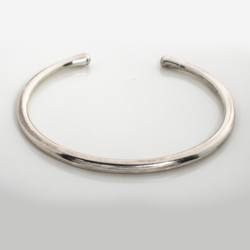 487 - A SILVER CUFF BANGLE, DESIGNED BY FLEMMING ESKILDSEN FOR GEORG JENSEN, DENMARK