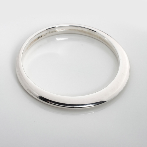 492 - A SILVER BANGLE, DESIGNED BY NANNA DITZEL FOR GEORG JENSEN, DENMARK