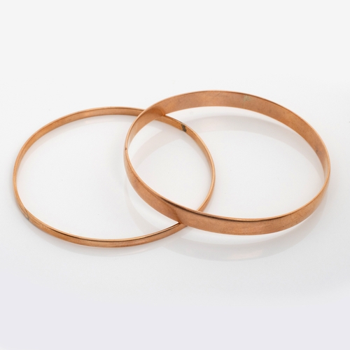 512 - A 9CT GOLD BANGLE