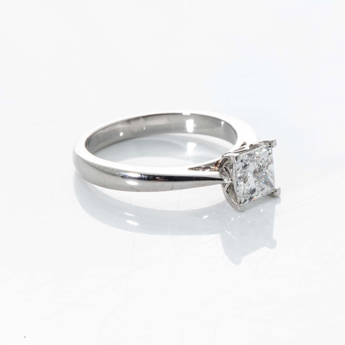 536 - A DIAMOND SOLITAIRE RING