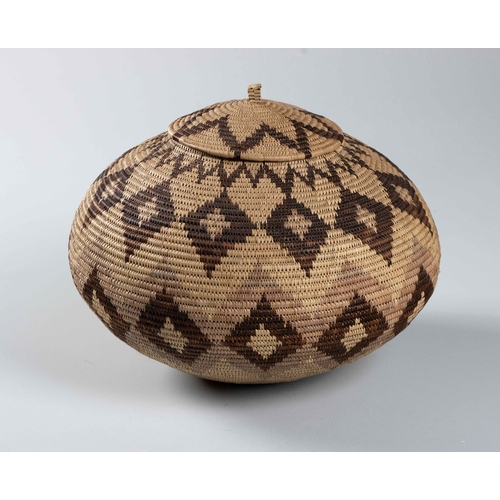 608 - A LARGE VINTAGE ZULU ILALA PALM BASKET, HLABISA, NORTHERN ZULULAND