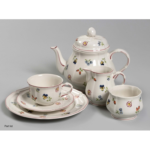 627 - A VILLEROY AND BOCH 'PETITE FLEUR' TEA SERVICE