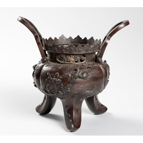 672 - A JAPANESE BRONZE INCENSE BURNER, KORO, MEIJI PERIOD, 1868 â 1912