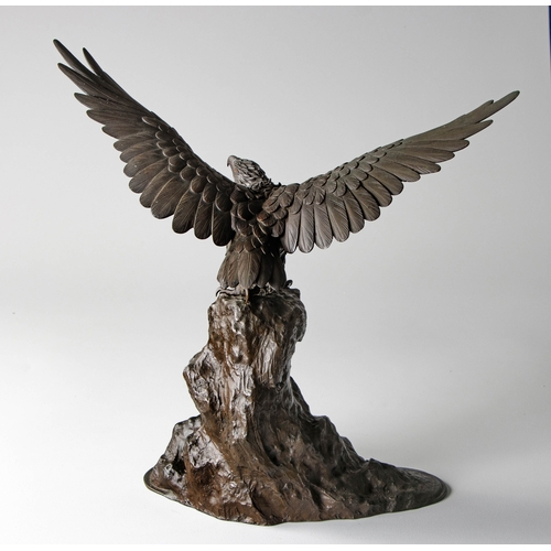 673 - A JAPANESE BRONZE MODEL OF AN EAGLE, GENRYUSAI SEIYA, MEIJI PERIOD, 1868 â