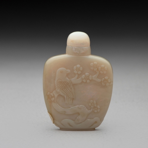 688 - A CHINESE WHITE OPAL âBIRD AND PRUNUSâ SNUFF BOTTLE, QING DYNASTY, 19TH CENTURY