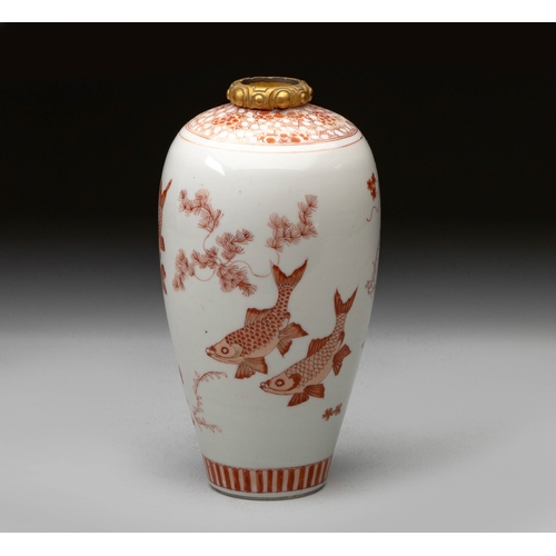 728 - A CHINESE ROUGE-DE-FER âCARPâ VASE, QING DYNASTY, 19TH CENTURY