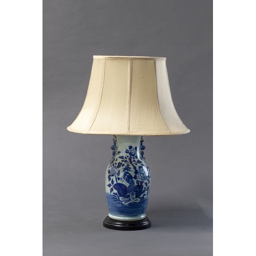 183 - A CHINESE BLUE AND WHITE TABLE LAMP