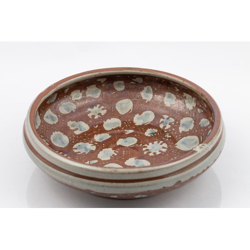 683 - ESIAS BOSCH (SOUTH AFRICAN 1923 - 2010): A STONEWARE BOWL