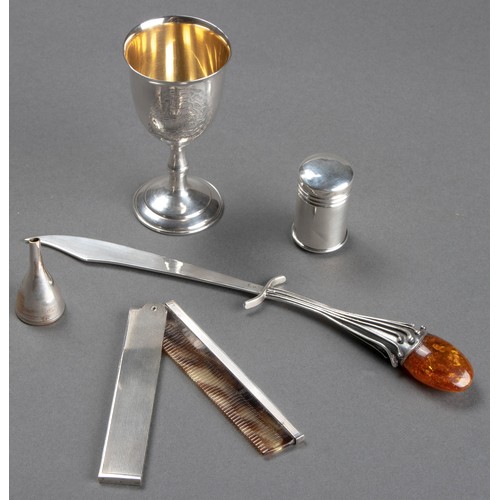 1065 - A MISCELLANEOUS COLLECTION OF SILVER ITEMS