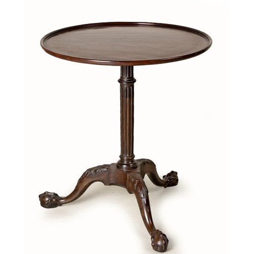 114 - A GEORGE III MAHOGANY TRIPOD TABLE