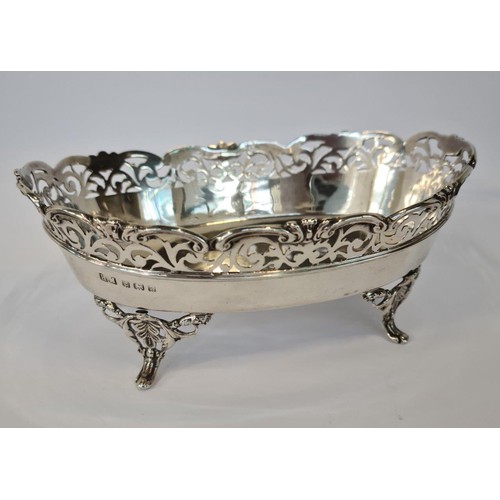 1062 - AN EDWARD VII SILVER BONBON DISH, HENRY MATTHEWS, BIRMINGHAM, 1909