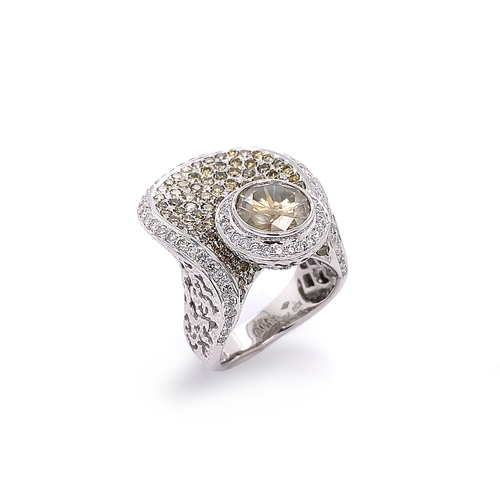 210 - NATURAL DIAMOND RING WITH PAVÉ STONES