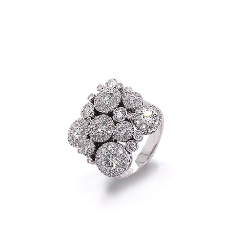 218 - DIAMOND CLUSTER RING