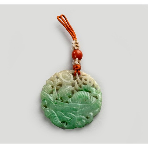 428 - A CHINESE JADEITE PENDANT, QING DYNASTY, 19TH CENTURY