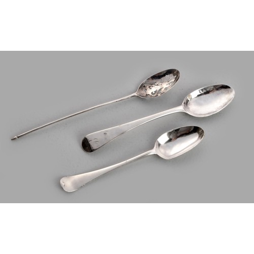 1170 - A SILVER MOTE AND TWO SILVER TEASPOONS, VARIOUS MAKERS AND DATES