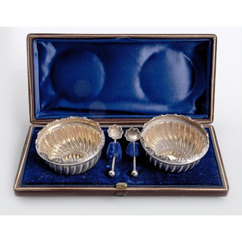 1096 - A CASED PAIR OF VICTORIAN SILVER SALTS  AND SPOONS, J SHERWOOD AND SONS, BIRMINGHAM, 1893