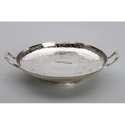 1093 - A VICTORIAN SILVER CAKE STAND, S SMITH AND SON, LONDON, 1874