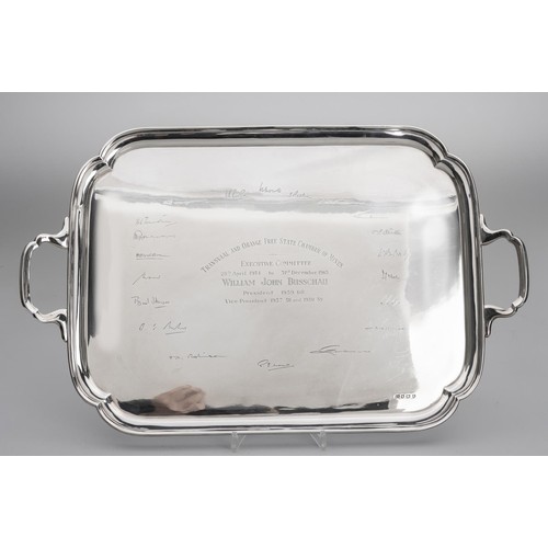 1157 - AN ELIZABETH II SILVER TRAY, VINER'S LIMITED, SHEFFIELD, 1961