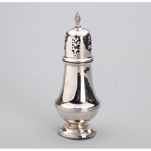 1159 - AN ELIZABETH II SILVER SUGAR CASTER, HENRY CLIFFORD DAVIS, BIRMINGHAM, 1963