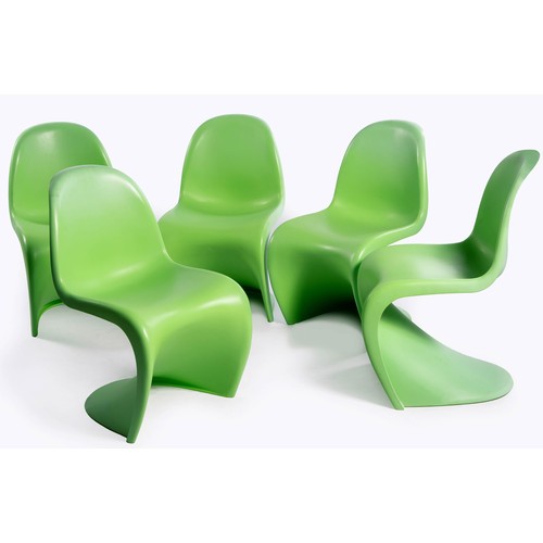 111 - FIVE POLYURETHANE CLASSIC CHAIRS, DESIGNED IN 1967 BY VERNER PANTON FOR VITRA