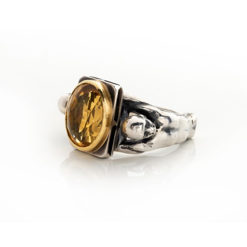 636 - A CITRINE RING