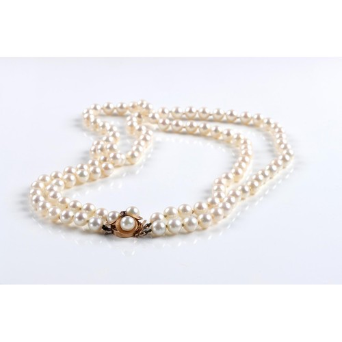 639 - A PEARL NECKLACE