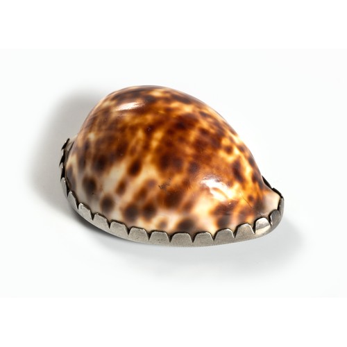 1215 - A CAPE SILVER-MOUNTED COWRIE SHELL SNUFF BOX, JOHN TOWNSEND