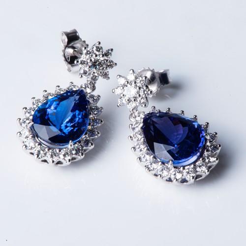 706 - A PAIR OF TANZANITE EARRINGS, BROWNS