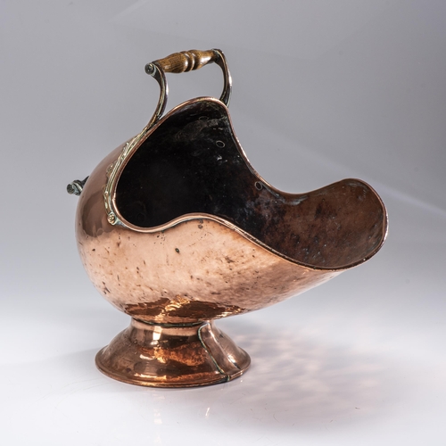 590 - A COPPER HELMET COAL SCUTTLE