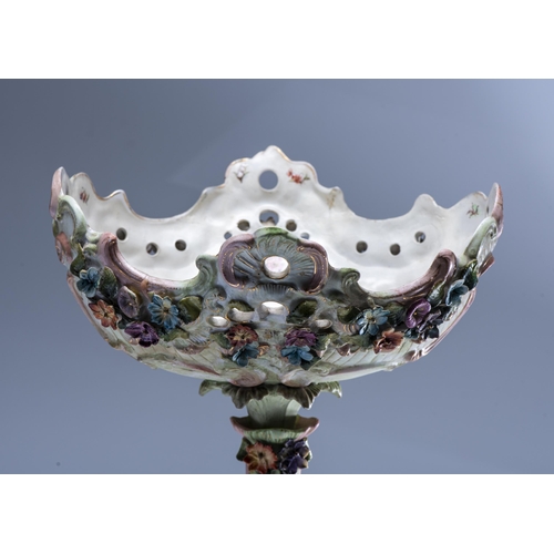 619 - A LARGE CAPODIMONTE PEDESTAL CENTREPIECE, LATE 19TH CENTURY