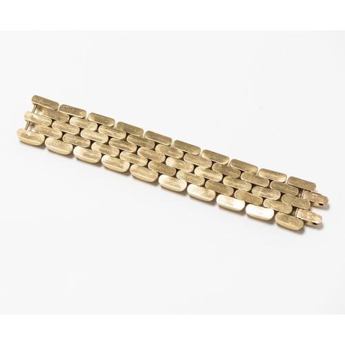 838 - A 9CT GOLD BRACELET