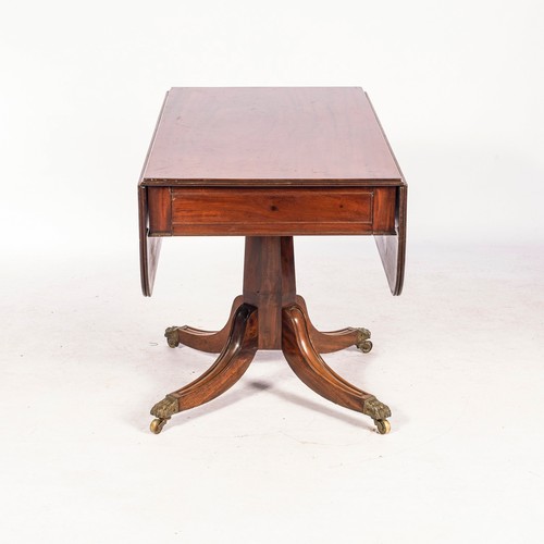 422 - A GEORGE III MAHOGANY PEMBROKE TABLE