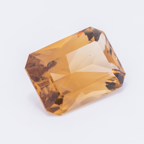 807 - AN EMERALD-CUT CITRINE