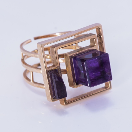 862 - AN AMETHYST RING, DENMARK, 1970